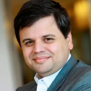 GABRIEL-MOURA—ITAU_300x300